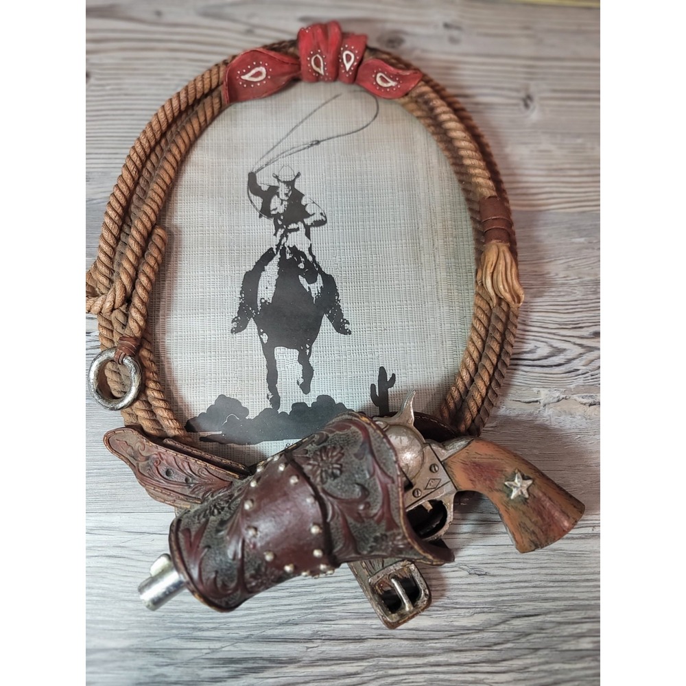 Western Photo Frame with gun Plaster gun comes out and in. ropes frame 9x7in